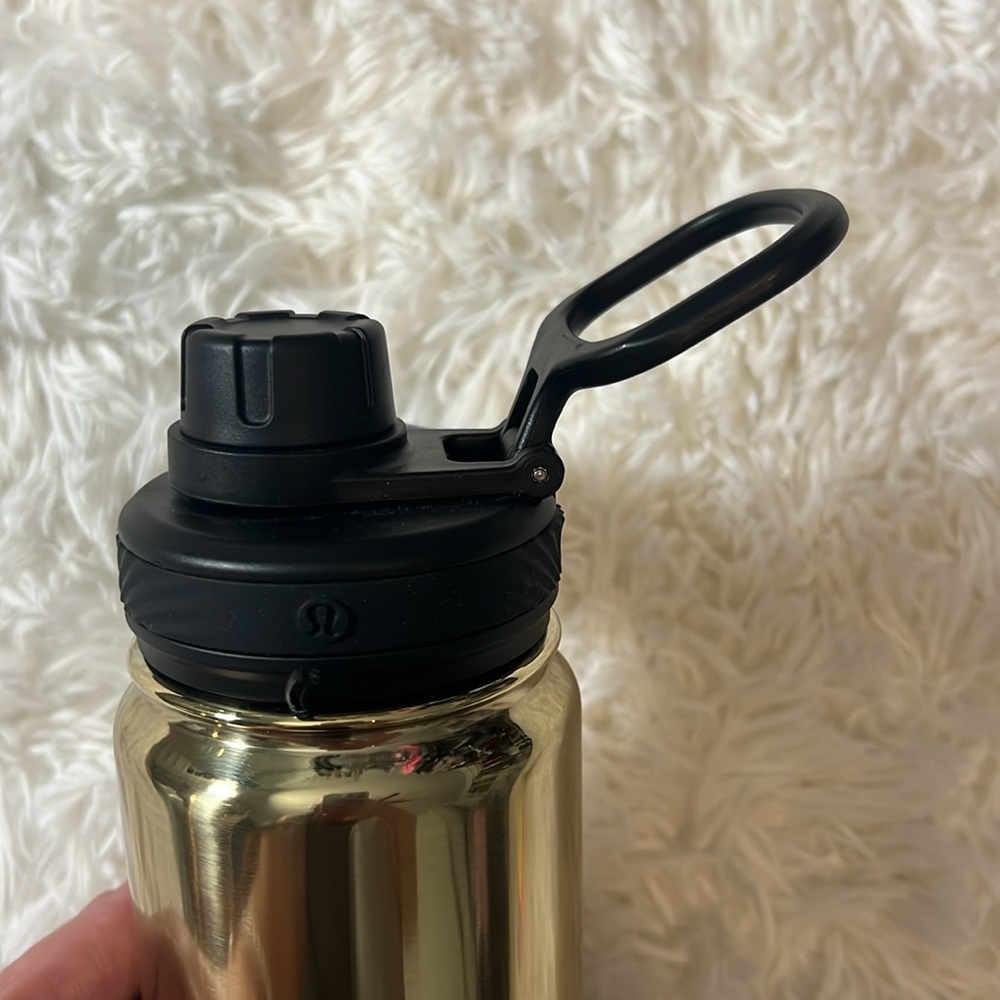 Lululemon Back To Life Sports Bottle 24oz Gold/Black NWT - Picture 6 of 8